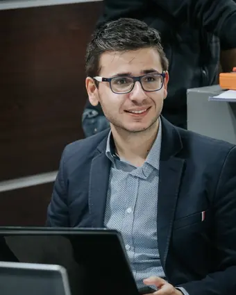 Χρήστος Δερβεντλής,  @rythmisis.gr